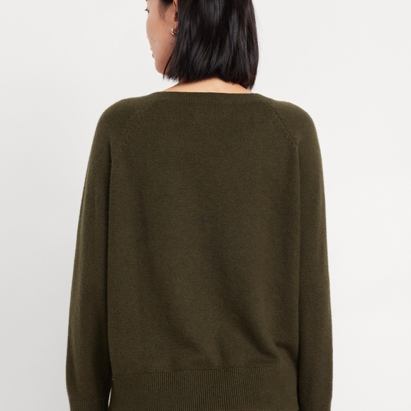 NWT OLD NAVY SoSoft Loose V-Neck Sweater Color Conifer SIZE LARGE - Picture 3 of 7